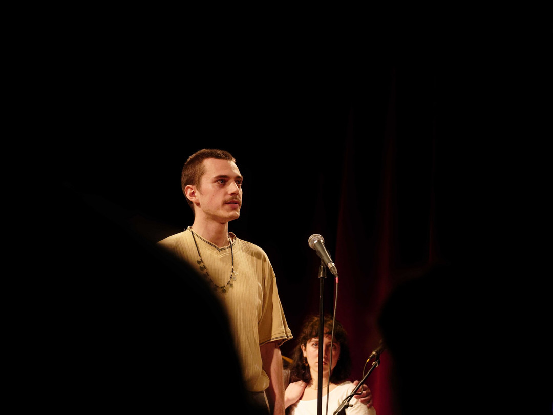 Image galerie Celui qui chante